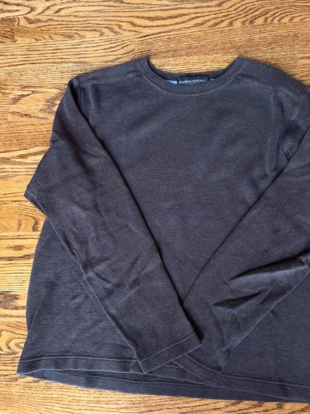 Banana Republic Men's Crewneck Sweater dark brown size medium.